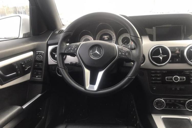 奔驰GLK级 2013款 改款 GLK 300 4MATIC 时尚型中控内饰7009