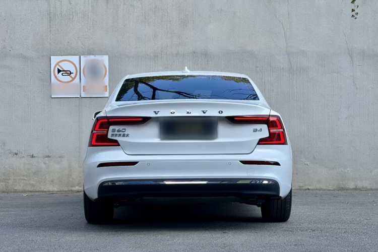 沃尔沃S60 2024款 B4 智逸豪华版车身外观6006