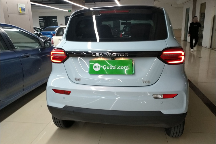 零跑汽车 零跑T03 2023款 310轻享版车身外观6