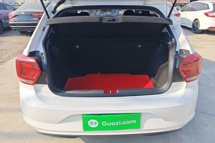 大众 Polo 2019款 Plus 1.5L 自动炫彩科技版机舱底盘23