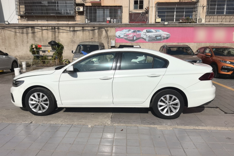 大众 宝来 2020款 1.5L 手动舒适型车身外观4