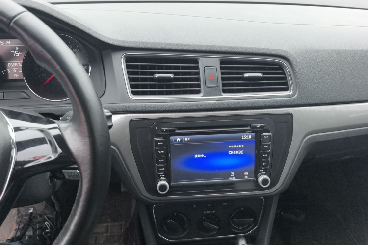大众 朗逸 2015款 1.6L 手动舒适版中控内饰12