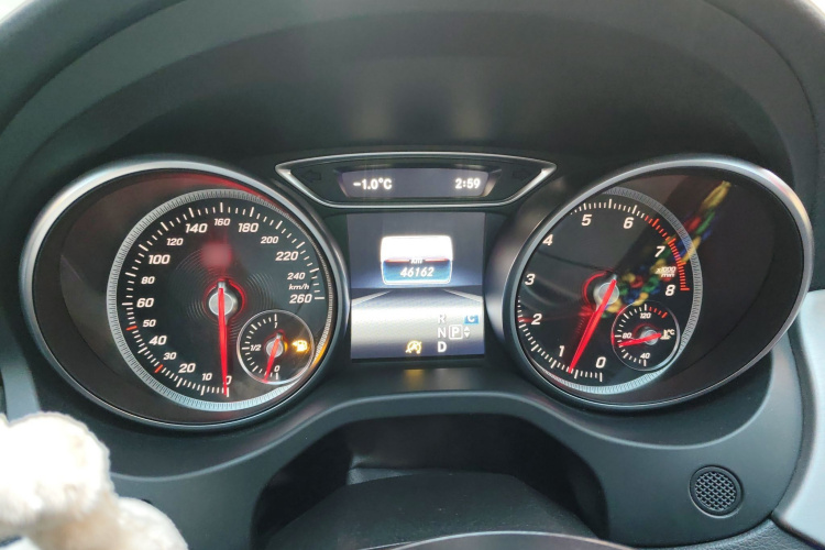 奔驰CLA 2018款 CLA 220 4MATIC局部细节14