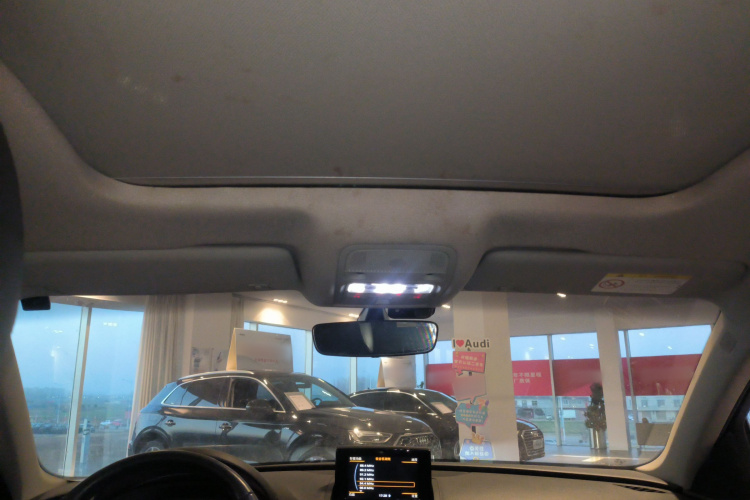 奥迪Q3 2018款 30周年年型 30 TFSI 时尚型中控内饰22