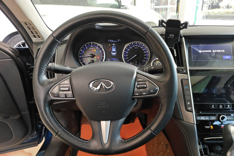 英菲尼迪Q50L 2016款 2.0T 悦享版局部细节13