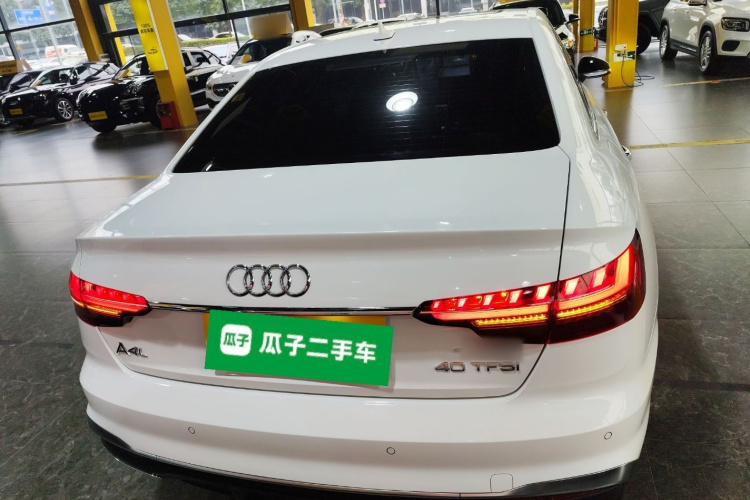 奥迪A4L 2020款 40 TFSI 时尚动感型车身外观6