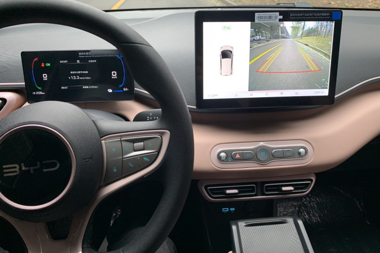 比亚迪 海鸥 2025款 智驾版 305km 活力版中控内饰7009