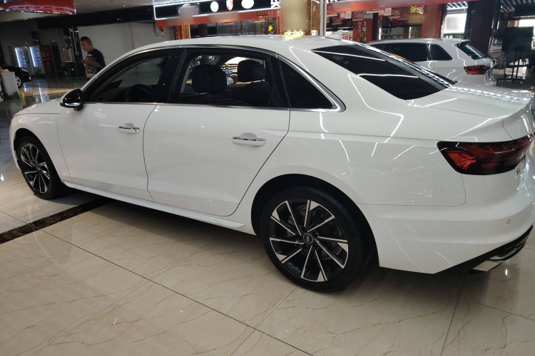 奥迪A4L 2022款 40 TFSI 时尚致雅型车身外观6005