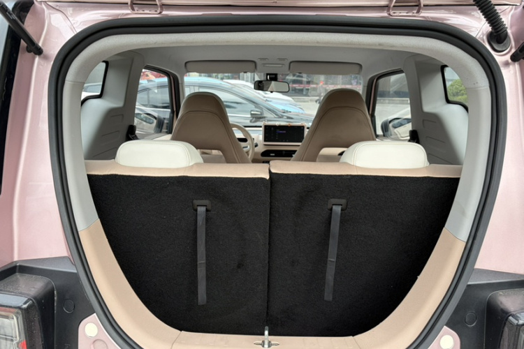 吉利银河 2023款 熊猫mini 200km 耐力熊中控内饰7002