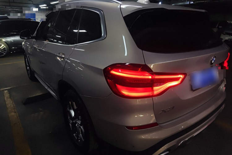 宝马X3 2021款 xDrive28i 豪华套装车身外观4