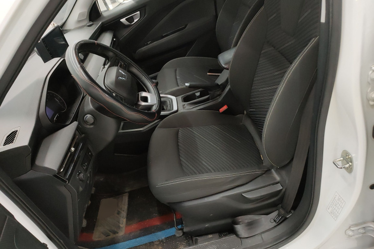 五菱汽车 五菱星驰 2022款 1.5L 手动自由型中控内饰19