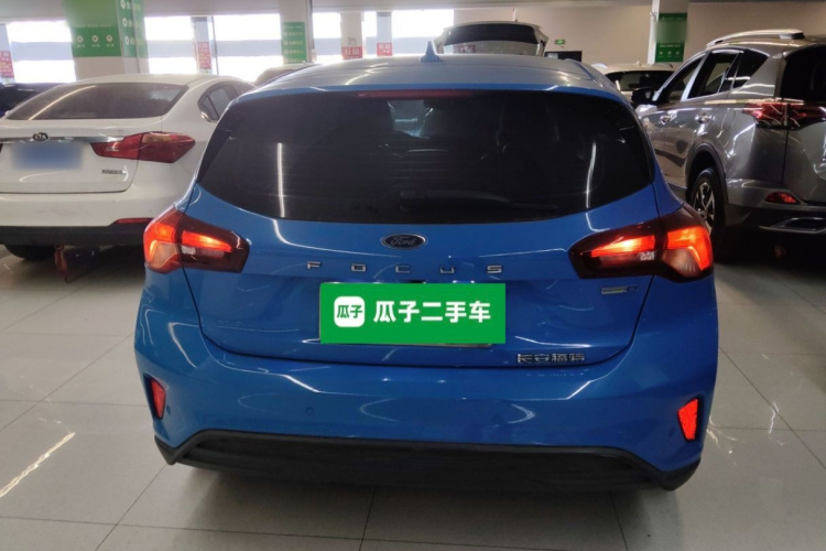 福特 福克斯 2022款 两厢 EcoBoost 180 自动竞速版车身外观6