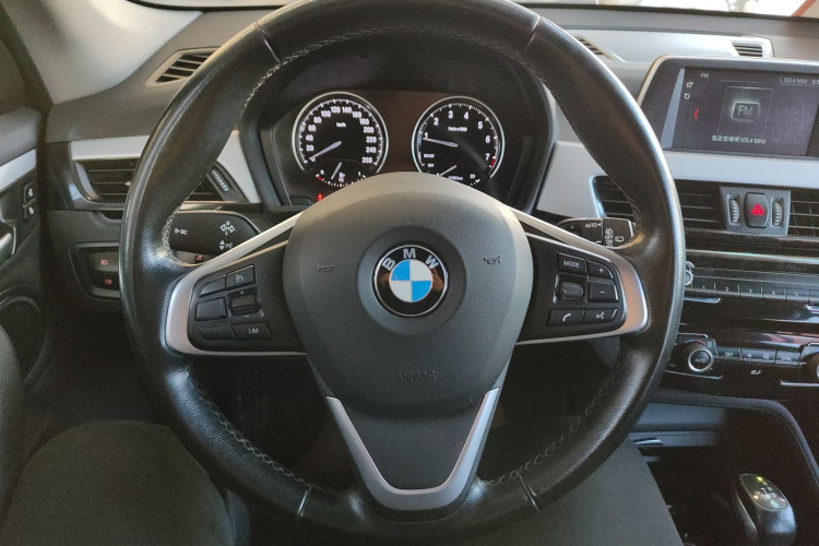 宝马X1 2019款 sDrive20Li 领先型中控内饰13