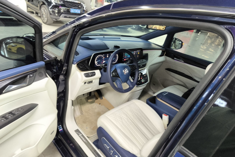 别克GL8 2020款 Avenir艾维亚 四座尊礼版中控内饰20