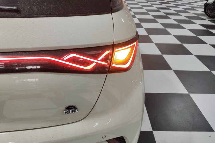 比亚迪 海豚 2023款 420km 时尚版车身外观6006