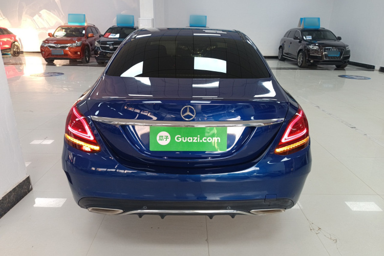 奔驰C级 2019款 C 180 L 时尚型运动版车身外观6