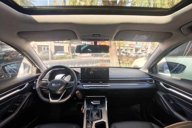 吉利汽车 帝豪 2023款 第4代冠军版 1.5L CVT尊贵型中控内饰7005
