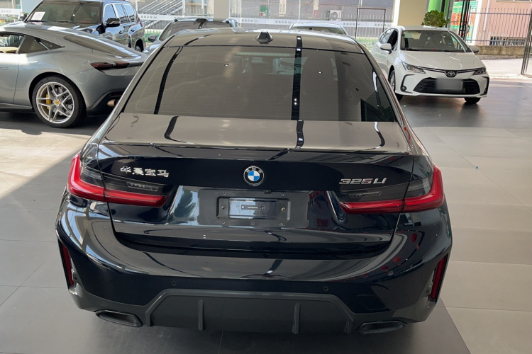 宝马3系 2023款 325Li M运动曜夜套装车身外观6004