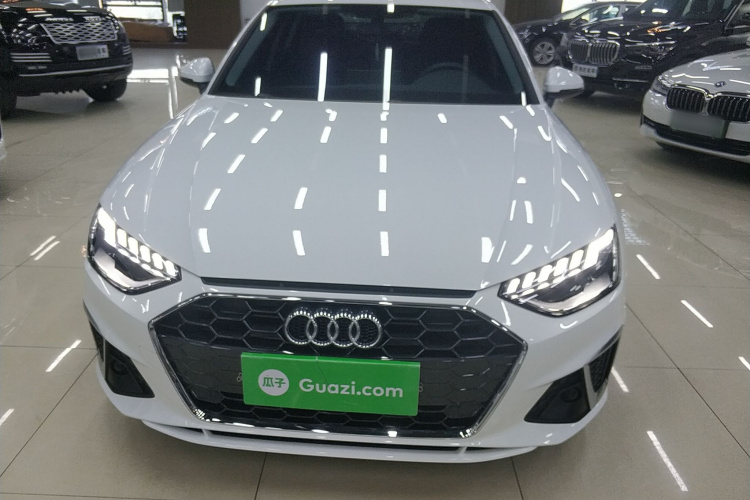 奥迪A4L 2024款 40 TFSI 时尚动感型车身外观2