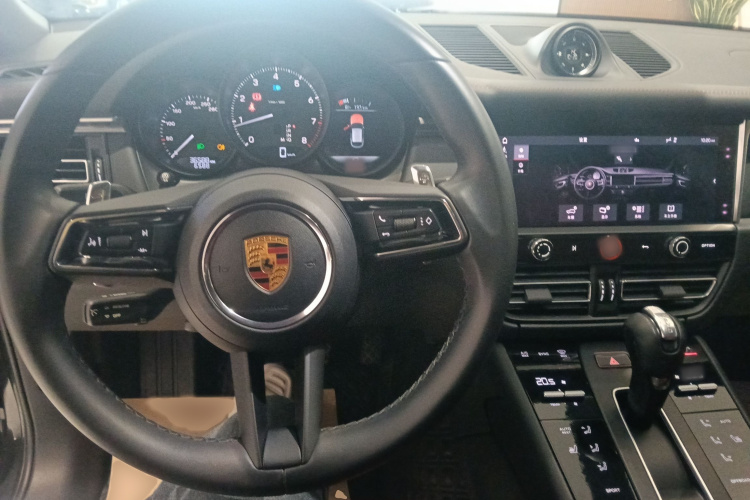 保时捷 2023款 Macan 2.0T中控内饰7002