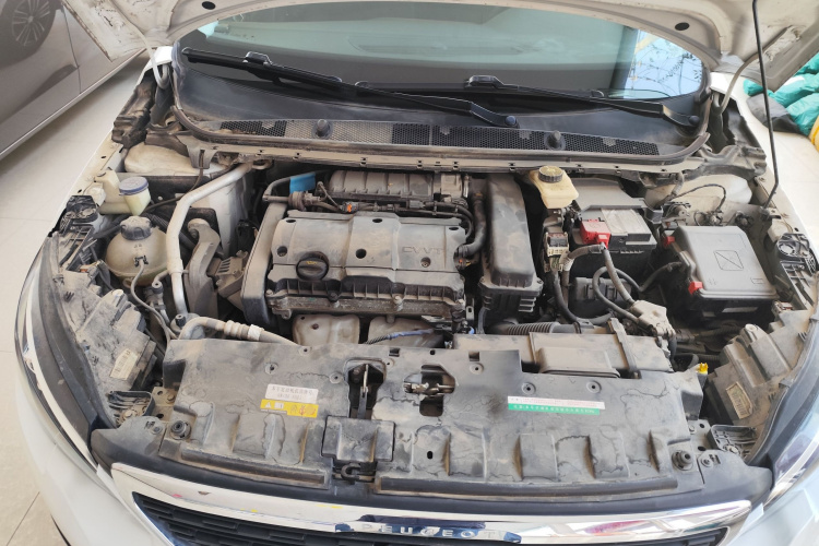 标致308 2018款 1.6L 自动时尚版机舱底盘24