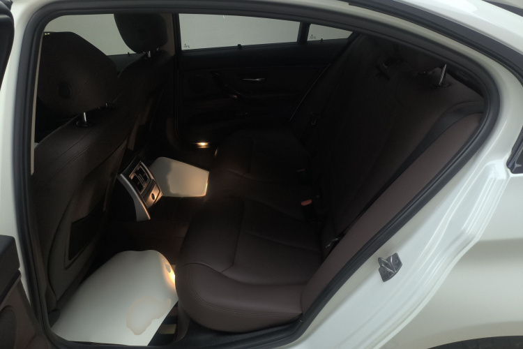 宝马3系 2018款 320Li 领先型M运动套装中控内饰7004