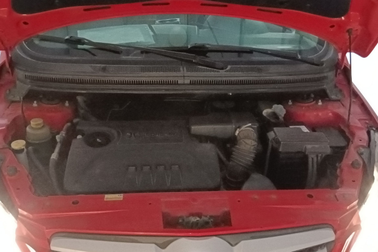 北京汽车E系列 2012款 两厢 1.5L 自动乐尚版机舱底盘24