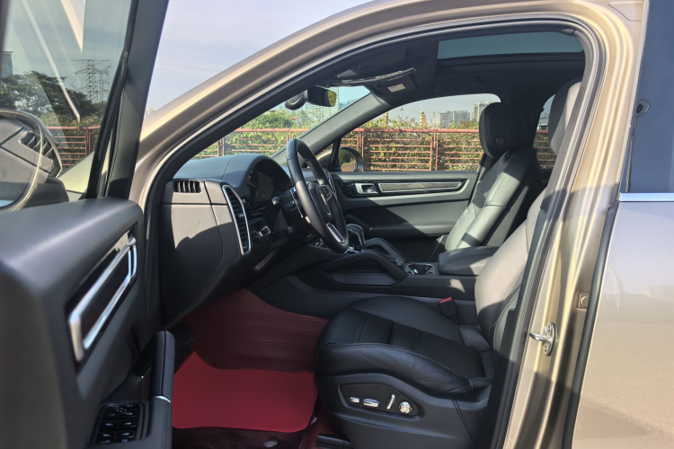 保时捷 Cayenne新能源 2019款 Cayenne E-Hybrid 2.0T中控内饰7001