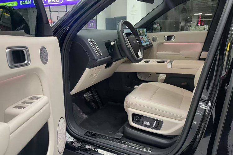 理想汽车 理想L9 2024款 Ultra中控内饰7005