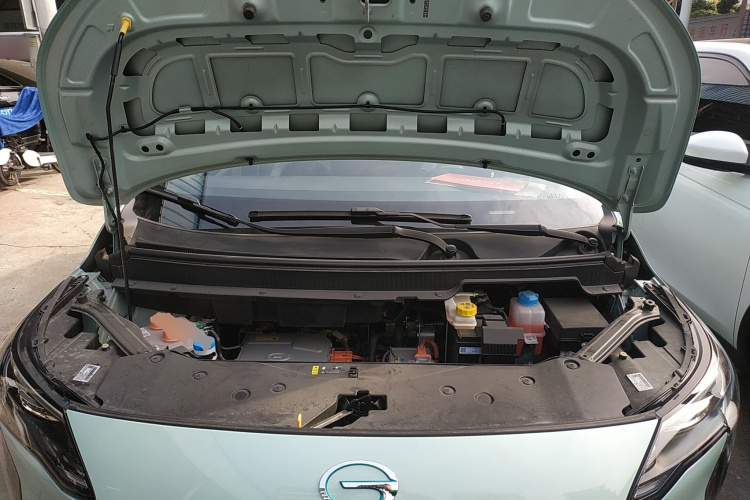 埃安 AION Y 2023款 Plus 510 智领版机舱底盘24