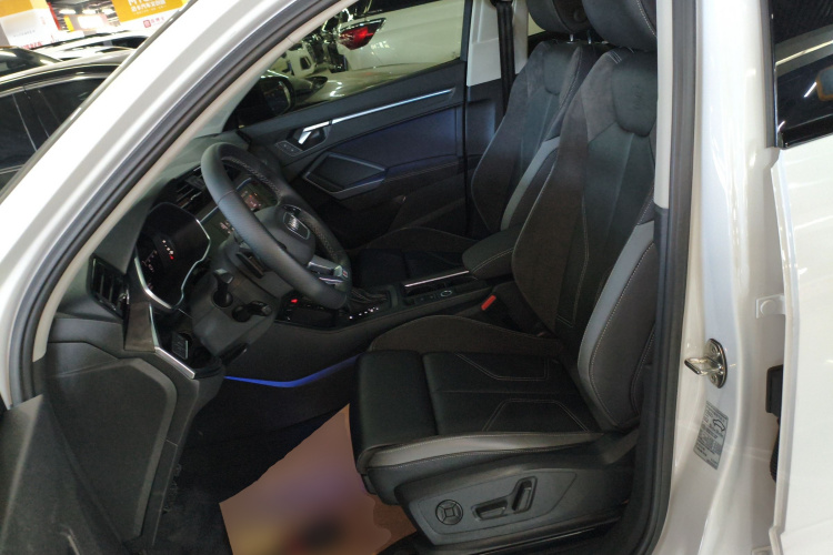 奥迪Q3 Sportback 2023款 40 TFSI 时尚型中控内饰19