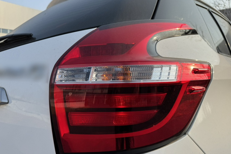 丰田 威驰FS 2019款 1.5L 手动锋驰版车身外观6001