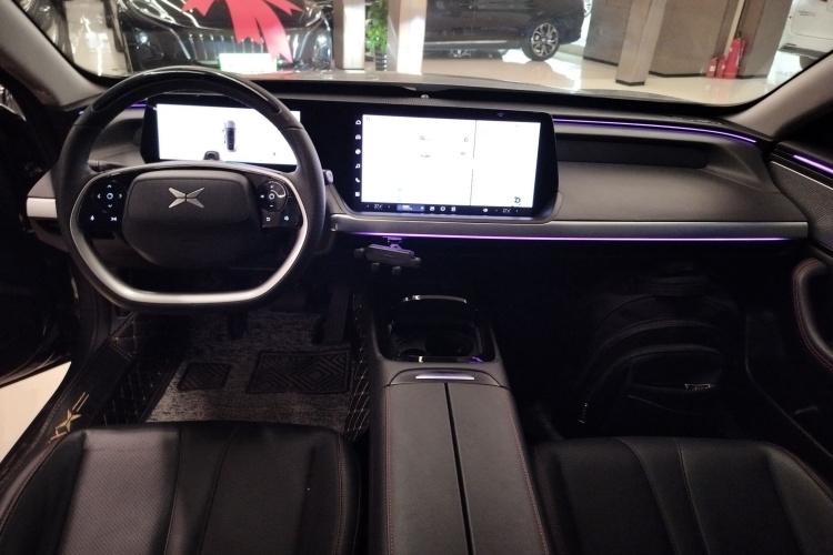 小鹏P7 2020款 586N中控内饰12