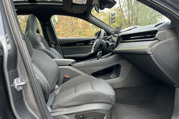 领克03 2025款 1.5TD DCT冠军版Pro中控内饰7012