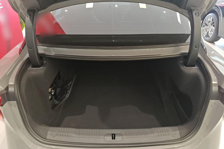 红旗EH7 2024款 760 Pro+ 四驱版局部细节23