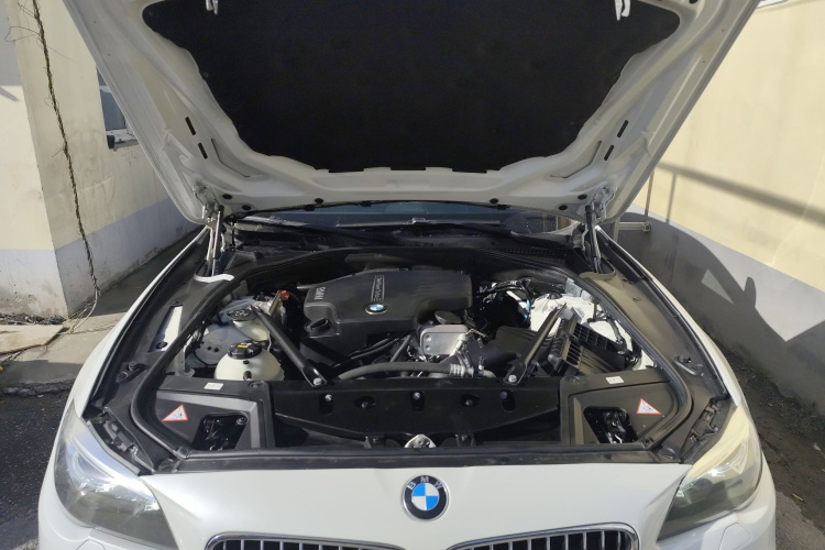 宝马5系(进口) 2014款 520i 典雅型机舱底盘24