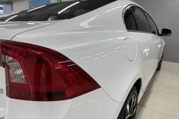 沃尔沃S60 2019款 S60L 改款 T5 智进进阶版车身外观6001