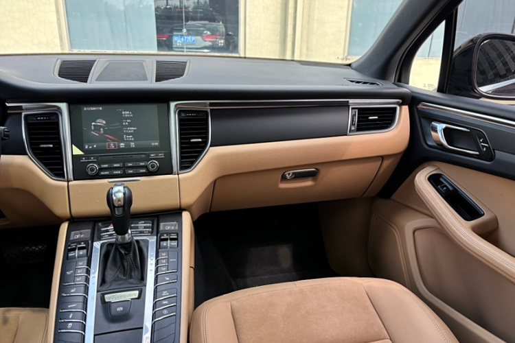保时捷 2017款  Macan 2.0T中控内饰7008