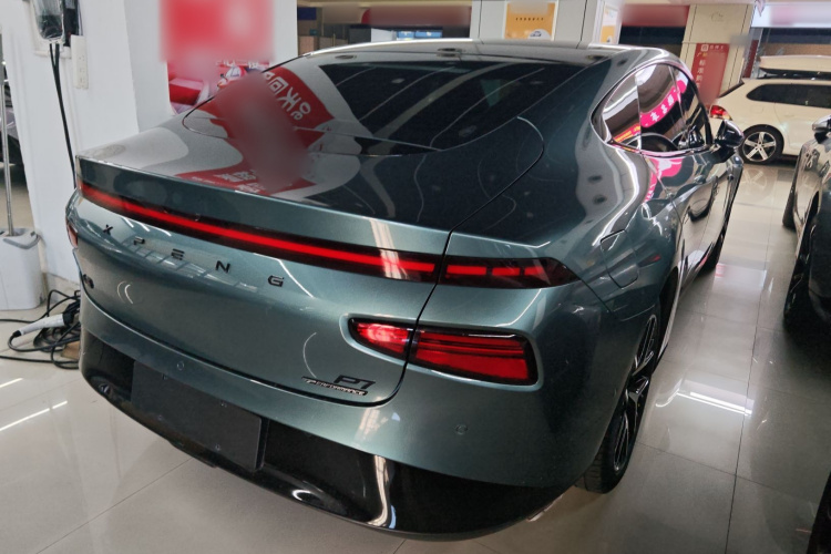 小鹏P7 2023款 P7i 610 鹏翼性能版车身外观6005