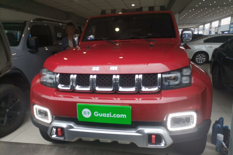 北京越野 北京BJ40 2019款 PLUS 2.3T 自动四驱尊享版 国VI车身外观2