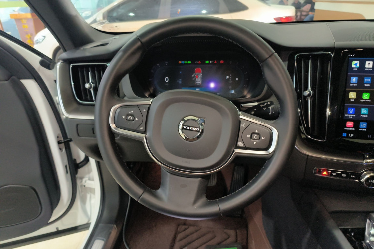 沃尔沃XC60 2024款 B5 四驱智逸豪华版中控内饰13