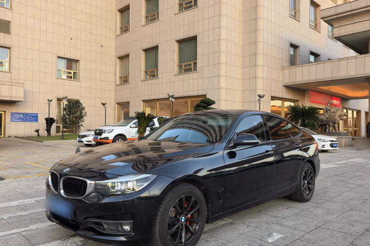 宝马3系GT 2017款 320i 时尚型车身外观1