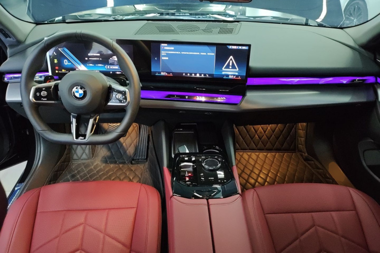 宝马5系 2025款 530Li 领先型 M运动套装中控内饰7002