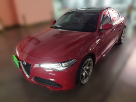 阿尔法·罗密欧 Giulia朱丽叶 2017款 2.0T 200HP 豪华版