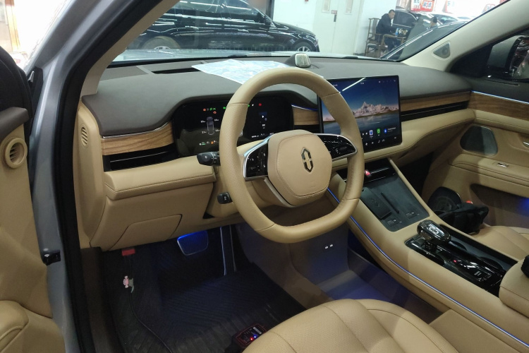 鸿蒙智行 问界M7 2024款 1.5T 四驱Plus版 5座中控内饰12