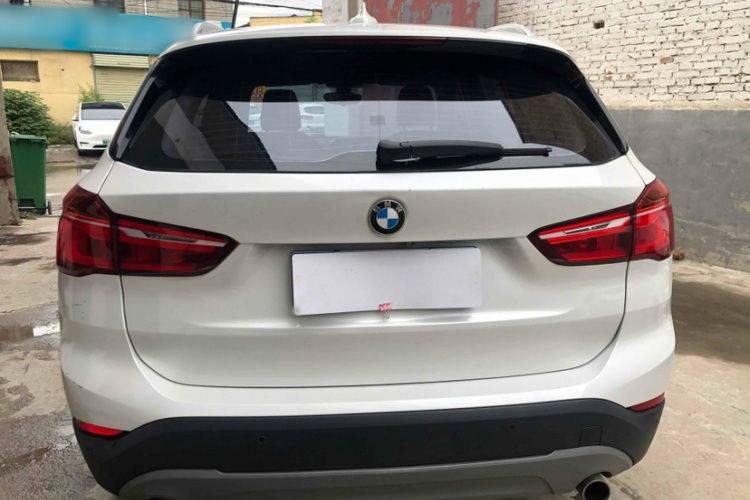 宝马X1 2018款 sDrive20Li 领先型车身外观6003