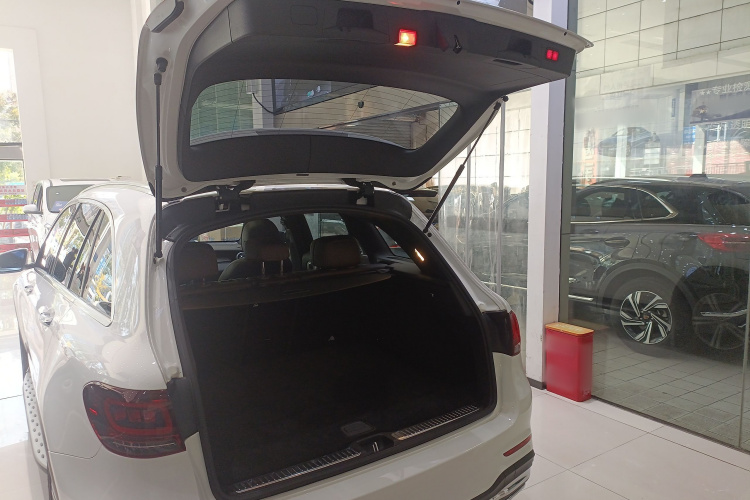 奔驰GLC 2021款 GLC 260 L 4MATIC 动感型机舱底盘23