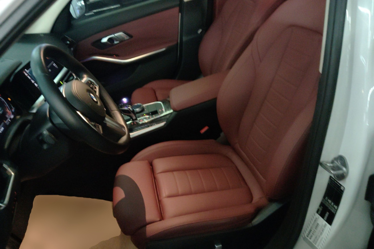 宝马3系 2021款 改款 325i M运动套装中控内饰19