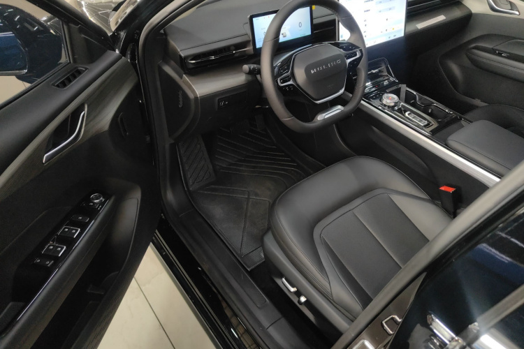 五菱汽车 五菱星光 2024款 共创版 510 进阶型中控内饰7003