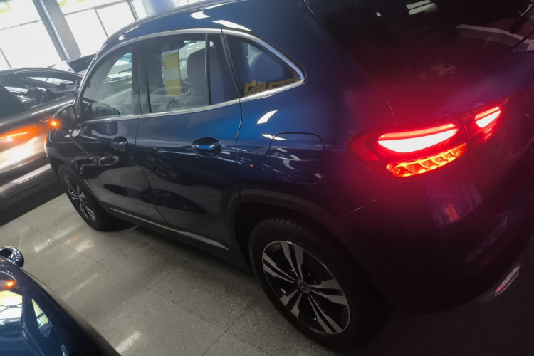 奔驰GLA 2024款 GLA 200车身外观4